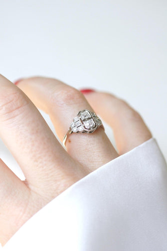 Bague 53.5 Bague Art déco en platine et diamants taillés à l’ancienne 58 Facettes