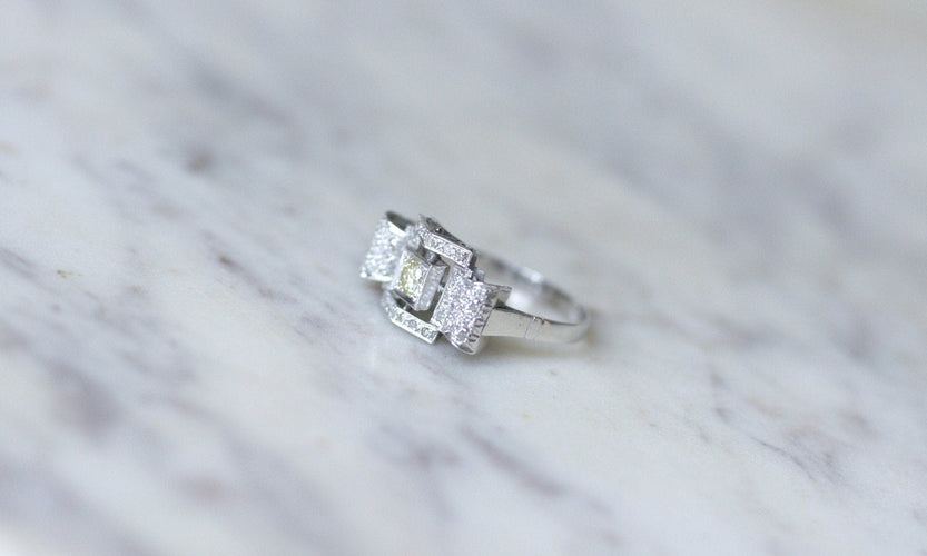 Bague 57 Bague Art Déco géométrique en platine et diamants 58 Facettes