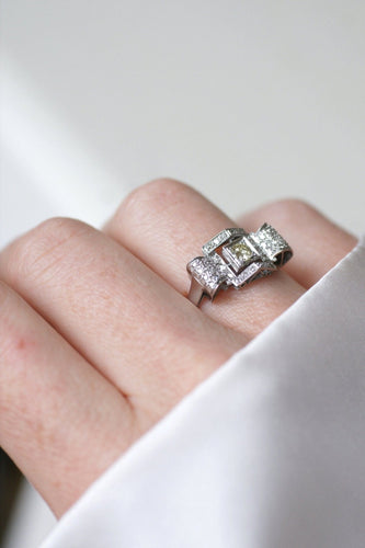 Bague 57 Bague Art Déco géométrique en platine et diamants 58 Facettes