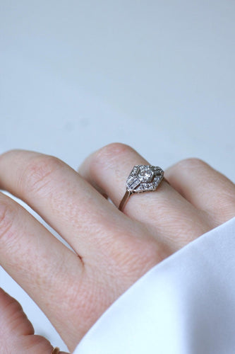 Bague 60 Bague Art Déco hexagonale en platine et diamants 58 Facettes