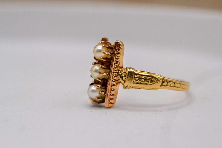 Bague 54 Bague barrette victorienne en or jaune 18 carats et perles 58 Facettes 3863