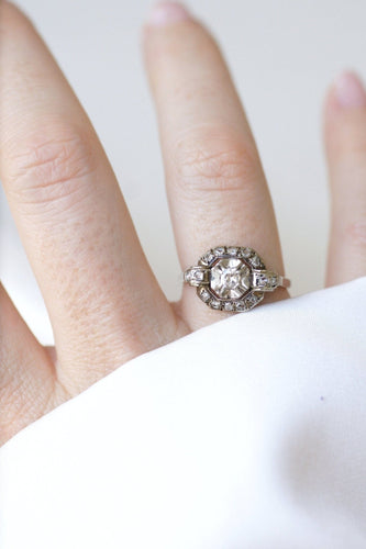 Bague 51.5 Bague Art Déco carrée en or blanc 18kt et diamants 58 Facettes