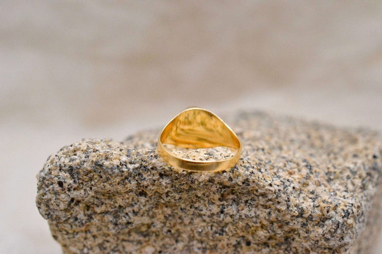 Bague 51.5 Bague chevalière jonc en or jaune 18 carats et onyx, diamant 58 Facettes 3869