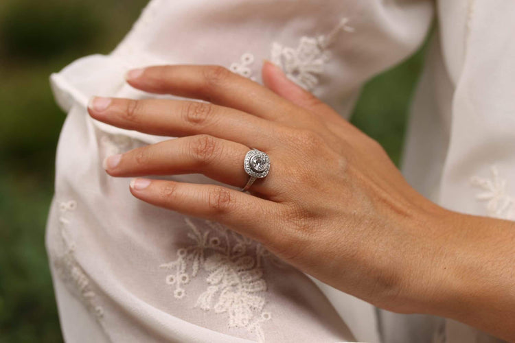 Bague 52 Bague coussin en platine avec diamants 58 Facettes 22073 / 23332