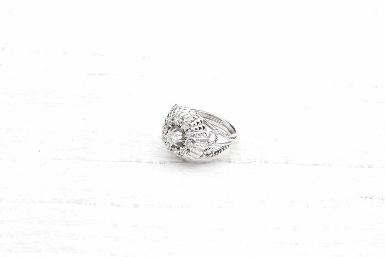 Bague 56 Bague dôme rétro en or blanc 18k et diamants 58 Facettes 23794 DV