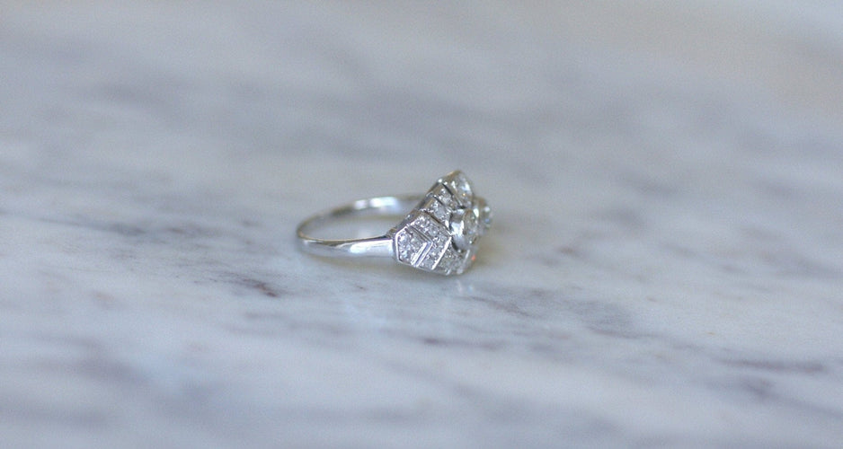 Bague 57 Bague dôme Art déco en platine et diamants 58 Facettes