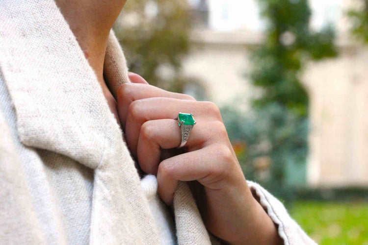 Bague 51 Bague Art déco en platine avec émeraude et diamants 58 Facettes 21498 / 23389