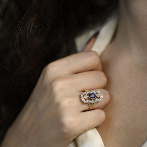 Bague 55 Bague en or jaune et gris 18 Cts avec saphirs et diamants vers 1970. Taille 55. 58 Facettes FB10280