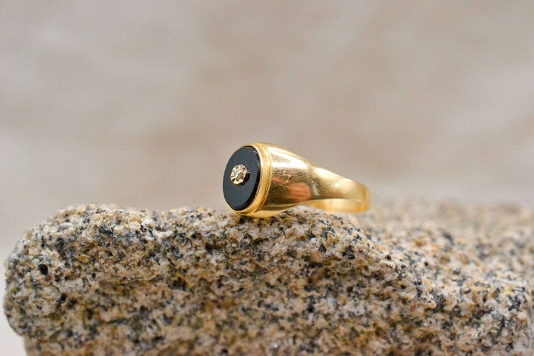 Bague 51.5 Bague chevalière jonc en or jaune 18 carats et onyx, diamant 58 Facettes 3869