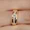 Bague 51 Bague jonc bombée en or jaune 750 et diamants 58 Facettes OC-61E00511