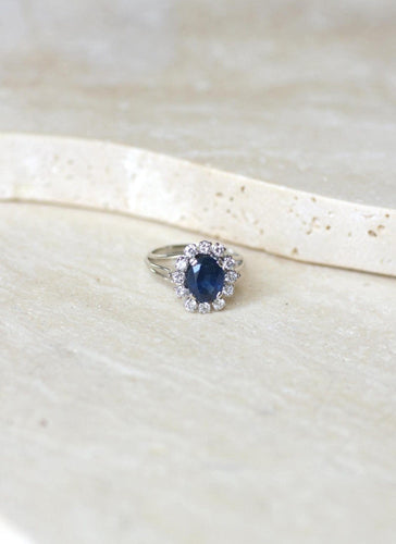 Bague 53.5 Bague marguerite saphir 2,40 ct et diamants en or blanc 18k 58 Facettes