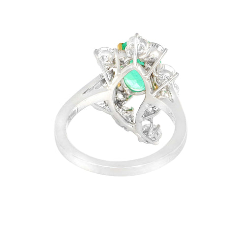 Bague 52 Bague en or gris 18 carats avec émeraude de Colombie et diamants 58 Facettes 61300065