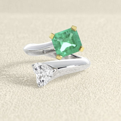 Bague 51 Bague en or gris 18 carats avec émeraude de Colombie et diamant 58 Facettes 61300002