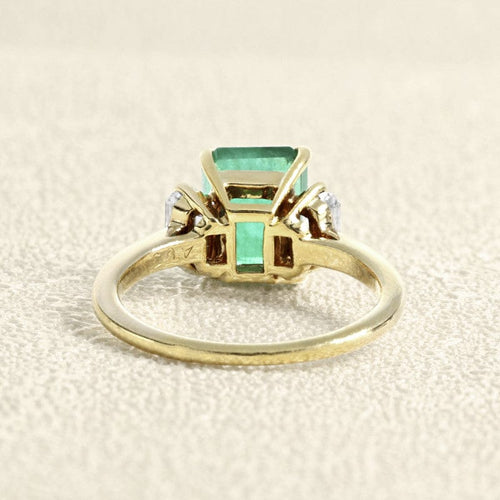 Bague 50.5 Bague en or jaune 18 carats à émeraude et diamants 58 Facettes 61300066