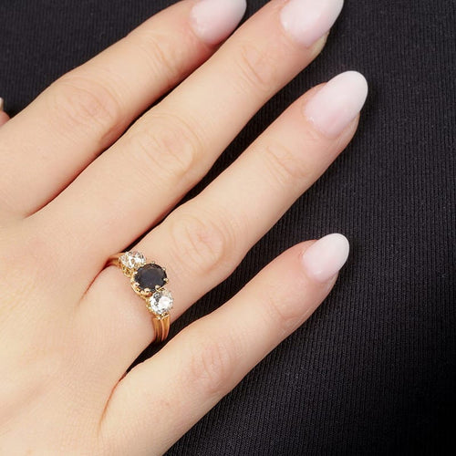 Bague 54 Bague en or jaune 18 carats avec saphir de Siam et diamants 58 Facettes OC-61100175