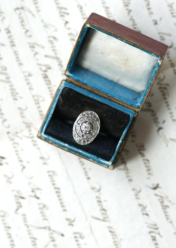 Bague 52 Bague Art Déco ovale en or blanc 18kt et platine, diamants 58 Facettes