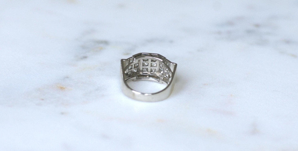 Bague 51.5 Bague Art Déco « plans escalier » en platine et diamants 58 Facettes