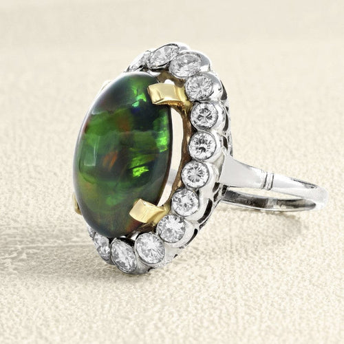 Bague 54 Bague Pompadour en or gris avec opale et diamants 58 Facettes 61G00056