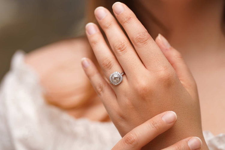 Bague 53 Bague Art déco en platine avec diamants taille ancienne 58 Facettes 23324 / 24784