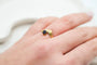 Bague 55 Bague décor ailé en or jaune 18k et saphir 58 Facettes 3804