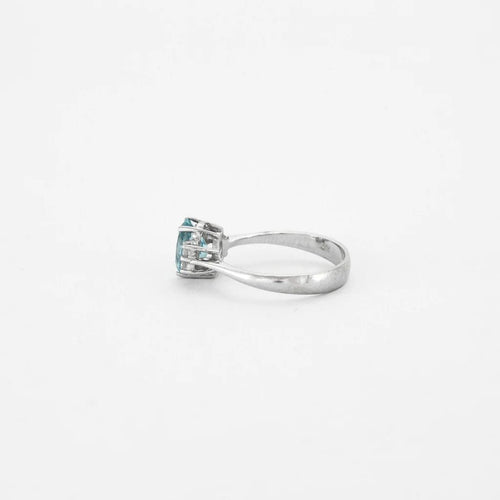 Bague 52 Bague aigue-marine et diamants en or gris 58 Facettes