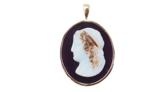 Pendentif Pendentif camée sur agate bleue en or jaune 14 ct 58 Facettes 32798