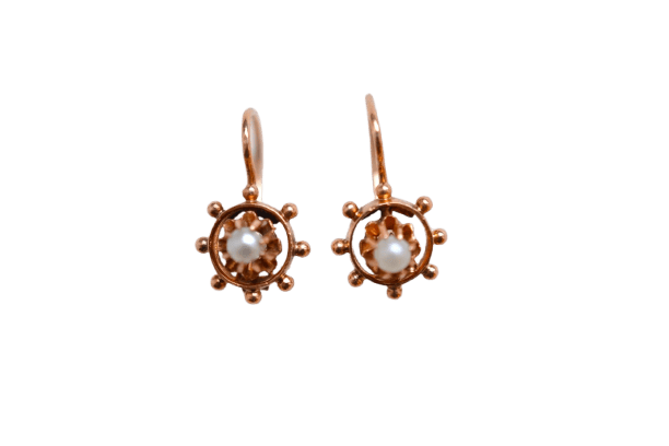 Boucles d'oreilles Collection Crush - Dormeuses décor gouvernail en or jaune 14 carats et perles 58 Facettes 3106