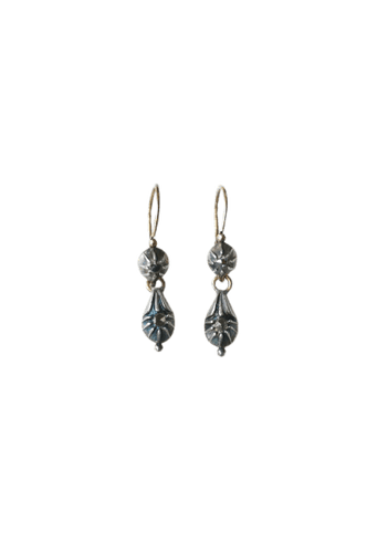 Boucles d'oreilles Boucles d'oreilles dormeuses anciennes en or jaune 18kt, argent et diamants 58 Facettes