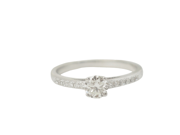 Bague 53 Bague solitaire en or gris 18 ct et diamants 0,41 ct 58 Facettes 30920