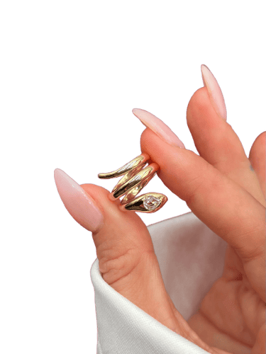 Bague 44 Bague serpent en or jaune 18 carats avec diamant poire 58 Facettes