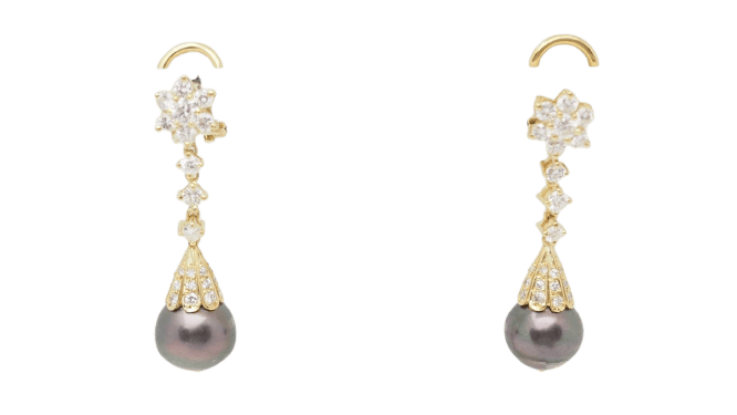 Boucles d'oreilles Boucles d’oreilles pendantes en or jaune 18 ct, diamants et perles de Tahiti 58 Facettes 32802