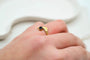 Bague 55 Bague décor ailé en or jaune 18k et saphir 58 Facettes 3804