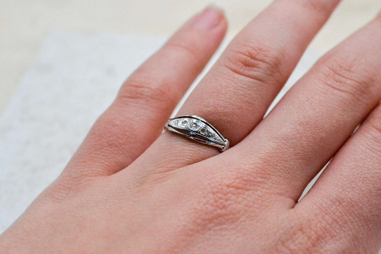 Bague 52 Bague jonc demi-alliance en or jaune et or blanc 18 carats et diamants 58 Facettes 3802