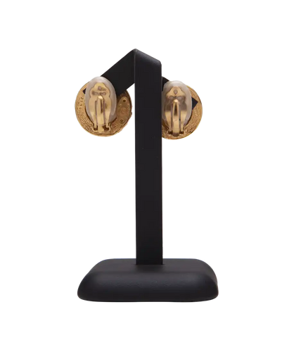 Boucles d'oreilles Chanel Perle Enlacée - Boucles d'oreilles boutons à perles 58 Facettes BO220135/PERLENLACEECHANEL/PHOTO