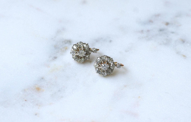 Boucles d'oreilles Boucles d'oreilles marguerite en or rose 18kt et platine, diamants 3.00 cts 58 Facettes