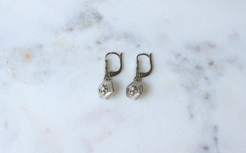 Boucles d'oreilles Boucles d'oreilles pendantes Art Déco en or blanc 18kt et platine, diamants 58 Facettes