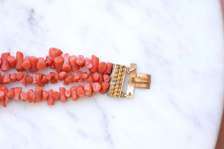 Bracelet Bracelet - Trois rangs de corail, fermoir en or jaune 18k 58 Facettes