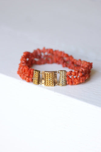 Bracelet Bracelet - Trois rangs de corail, fermoir en or jaune 18k 58 Facettes