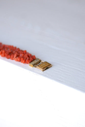 Bracelet Bracelet - Trois rangs de corail, fermoir en or jaune 18k 58 Facettes