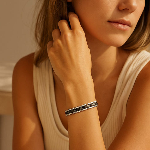 Bracelet CHANEL Ultra - Bracelet en or blanc et céramique noire 58 Facettes 62000252