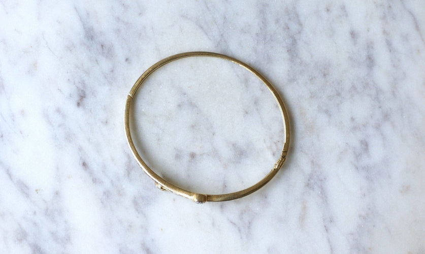 Bracelet Bracelet jonc cœur croisé en or jaune 18k, rubis et diamants 58 Facettes