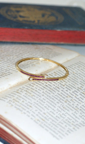 Bracelet Bracelet jonc cœur croisé en or jaune 18k, rubis et diamants 58 Facettes