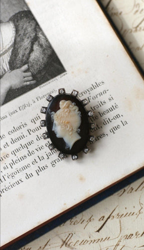 Broche Broche camée en onyx en or rose et diamants 58 Facettes