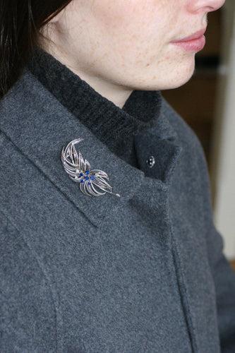 Boucles d'oreilles Boucheron - Broche clip feuillage en or blanc, platine, saphirs et diamants 58 Facettes