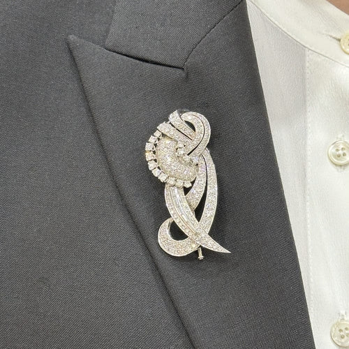 Broche Broche en or gris 18K et platine avec 6,50 ct de diamants 58 Facettes FB10428