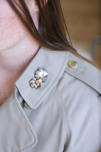 Boucles d'oreilles Broche double clip abstraite en or rose 18k et argent martelé 58 Facettes