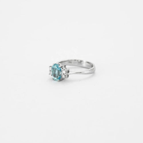 Bague 52 Bague aigue-marine et diamants en or gris 58 Facettes