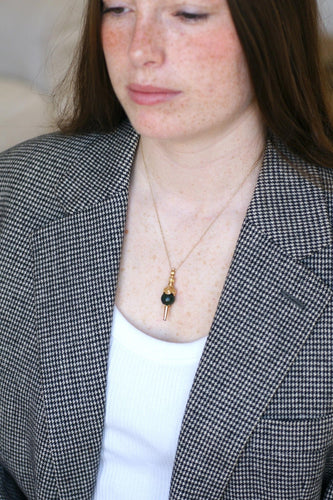 Montre Pendentif clé de montre en or jaune 18kt et jaspe sanguin 58 Facettes