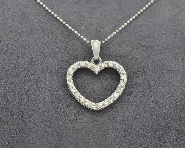 Collier Collier - Pendentif cœur en or blanc 18 ct et diamants 0,58 ct 58 Facettes 8871