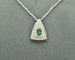 Collier Collier - Pendentif en or blanc 18 ct avec émeraude 0,40 ct et diamants 58 Facettes 10178